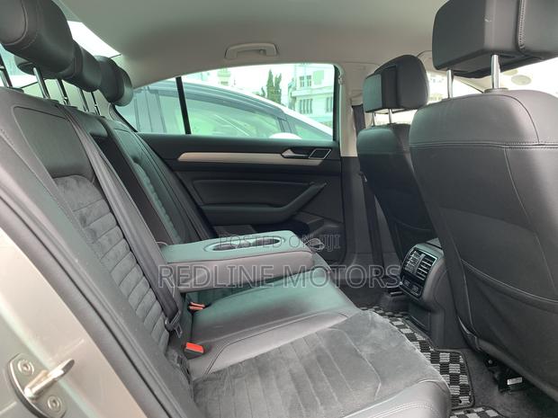 Volkswagen Passat 2017 Silver