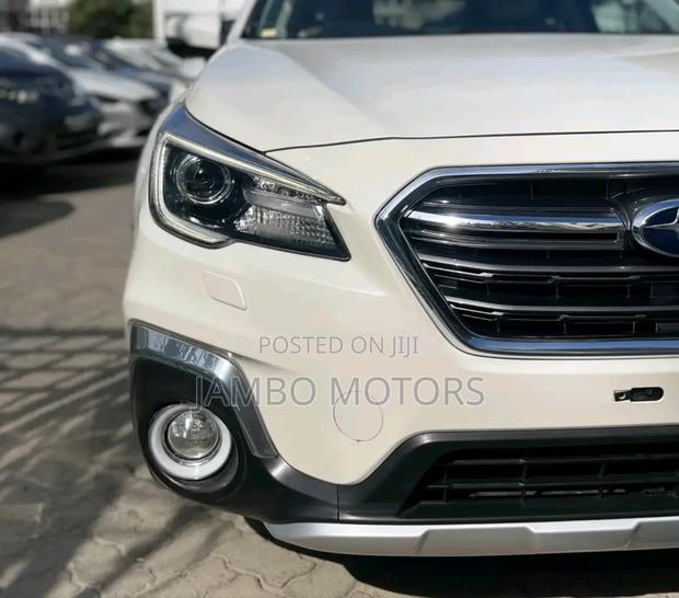 Subaru Outback 2.5i Premium AWD 2018 White