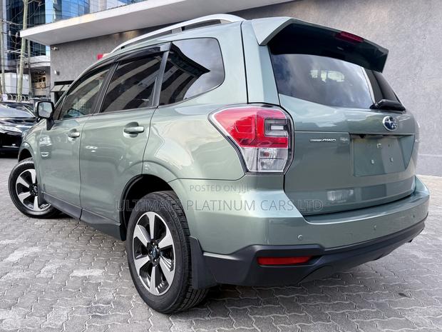 Subaru Forester 2.0XT Premium AWD 2017 Green