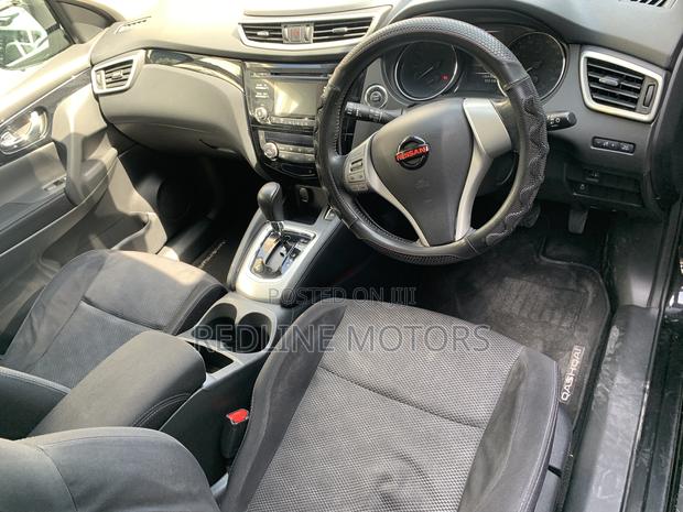 Nissan Qashqai 2017 Black