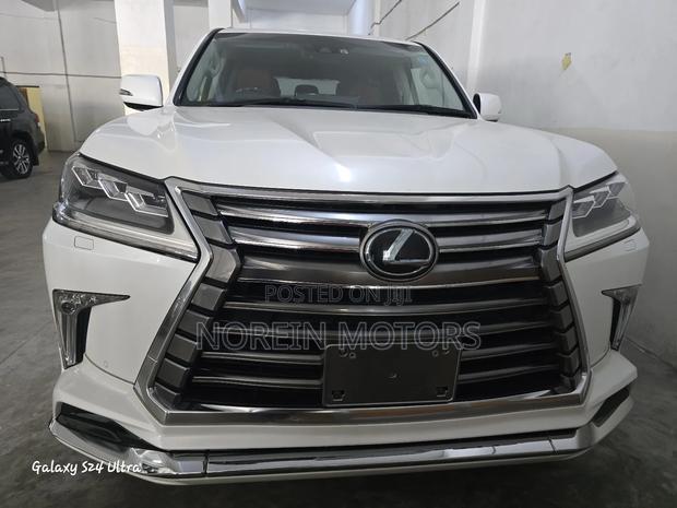 Lexus LX 2017 White