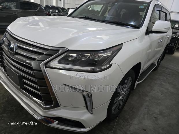 Lexus LX 2017 White
