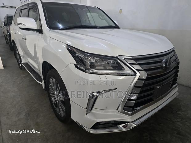Lexus LX 2017 White
