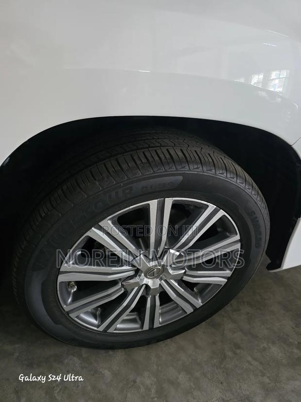 Lexus LX 2017 White