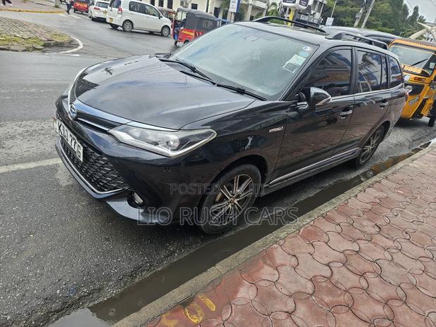 Toyota Corolla Fielder 2016 Black