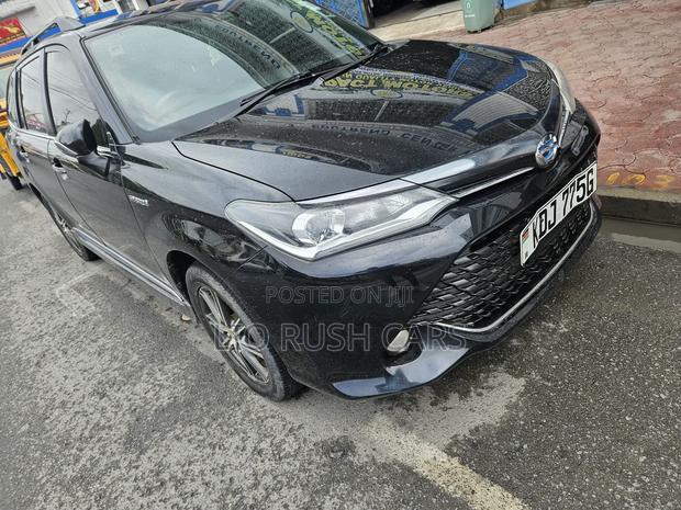 Toyota Corolla Fielder 2016 Black