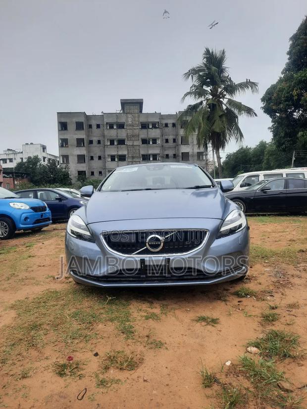 Volvo V40 2017 Blue