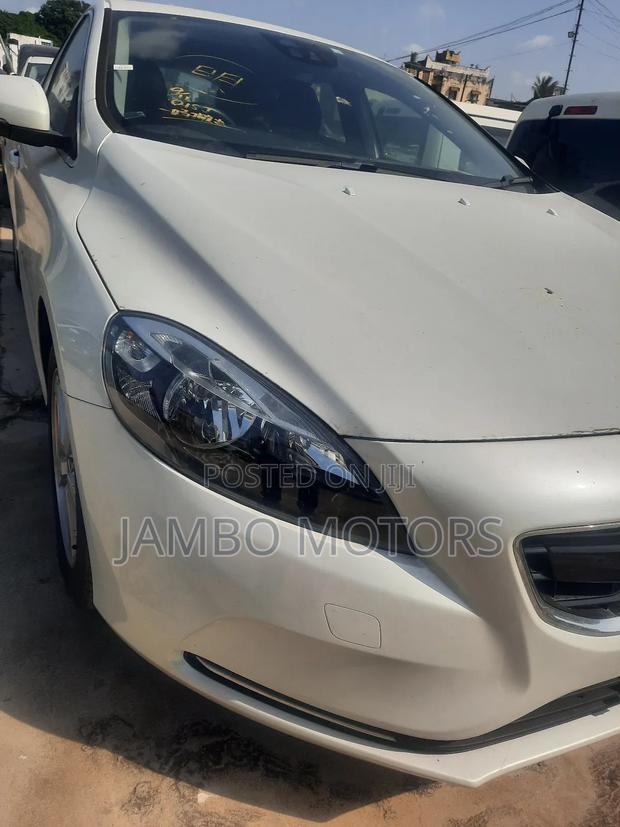 Volvo V40 2017 White