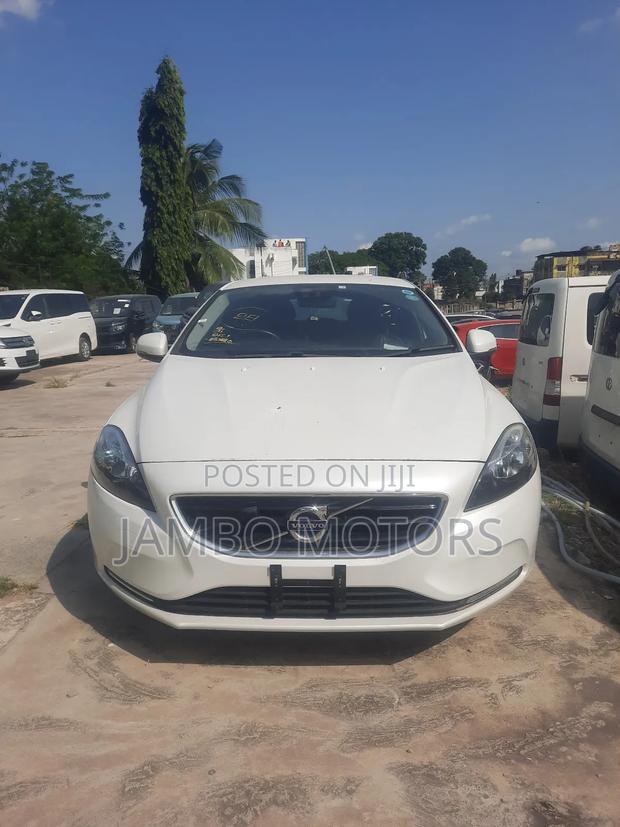 Volvo V40 2017 White