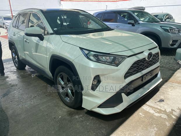Toyota RAV4 2019 Pearl