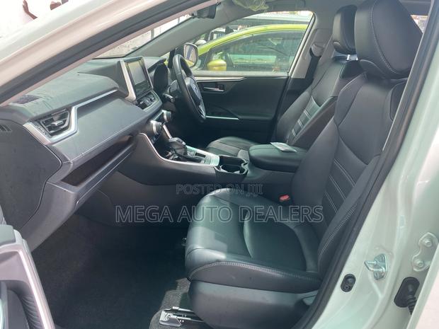 Toyota RAV4 2019 Pearl