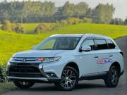 Mitsubishi Outlander 2017 White for sale