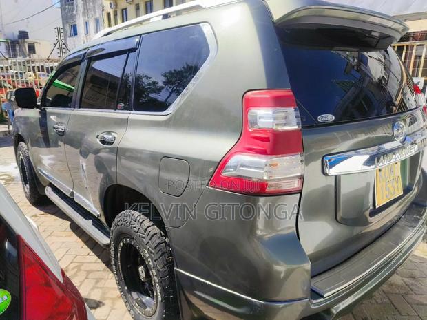 Toyota Land Cruiser Prado 2014 Green