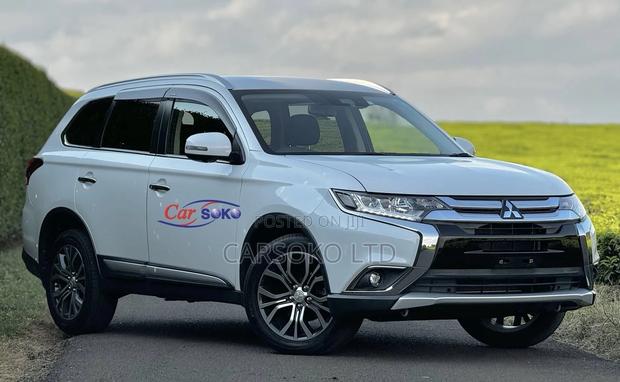 Mitsubishi Outlander 2017 White
