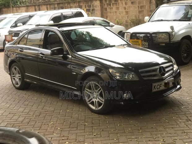 Mercedes-Benz C200 2010 Black
