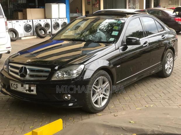 Mercedes-Benz C200 2010 Black