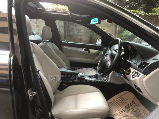 Mercedes-Benz C200 2010 Black