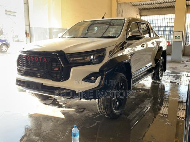 Toyota Hilux SR5 4x4 2017 Off white