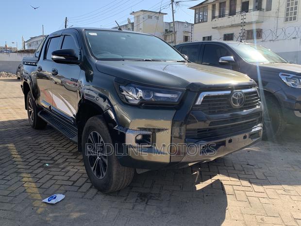 Toyota Hilux 2017 Green