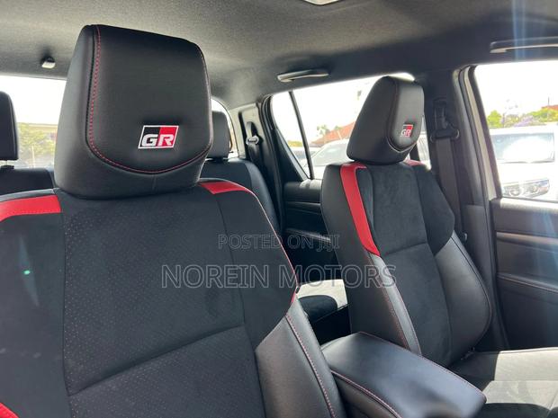 New Toyota Hilux 2024 White