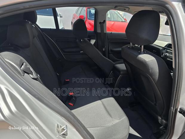 BMW 118i 2018 Silver