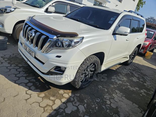 Toyota Land Cruiser Prado 2016 White