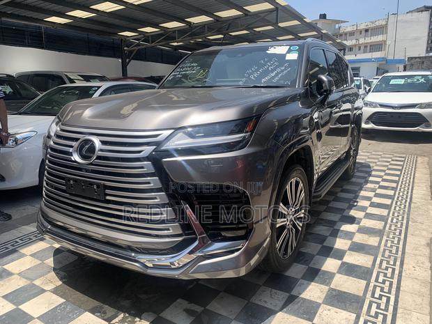 Lexus LX 2023 Green