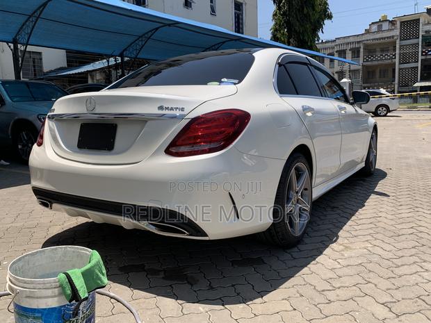 Mercedes-Benz C200 2018 Pearl