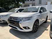Mitsubishi Outlander 2.4 PHEV AWD 2017 Off white for sale