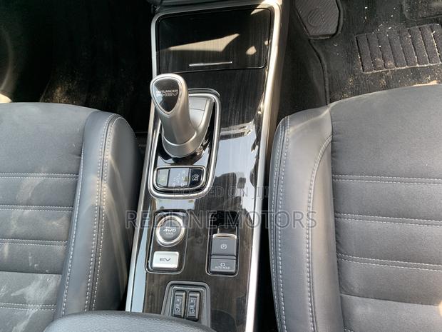Mitsubishi Outlander 2.4 PHEV AWD 2017 Off white