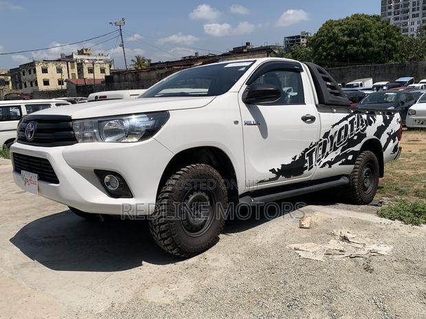 Toyota Hilux 2017 Off white