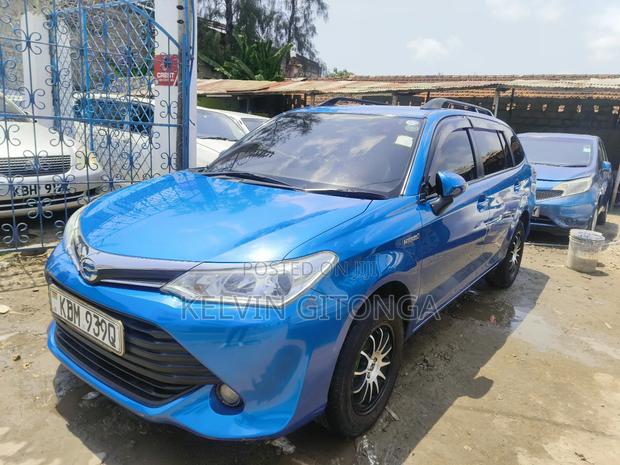 Toyota Corolla Fielder 2017 Blue
