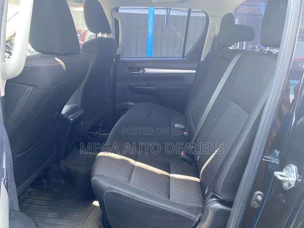 Toyota Hilux 2019 Black