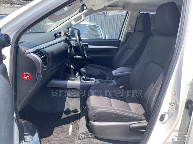 Toyota Hilux 2018 Off white