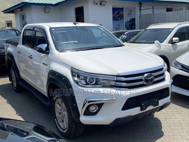 Toyota Hilux 2018 Off white