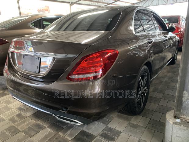 Mercedes-Benz C220 2017 Gold