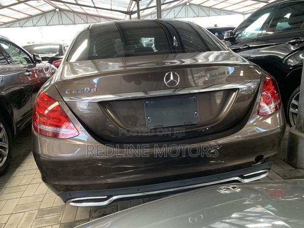 Mercedes-Benz C220 2017 Gold