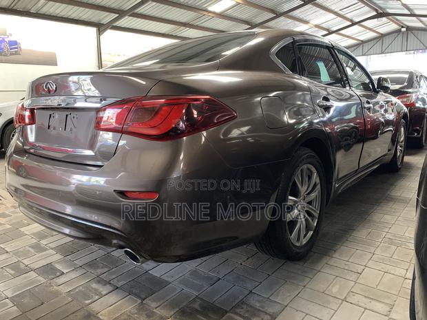 Nissan Fuga 2016 Gold