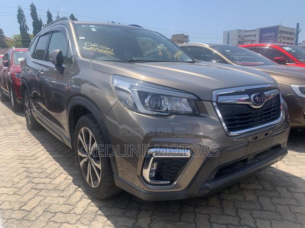 Subaru Forester 2.5i Limited AWD 2018 Gold