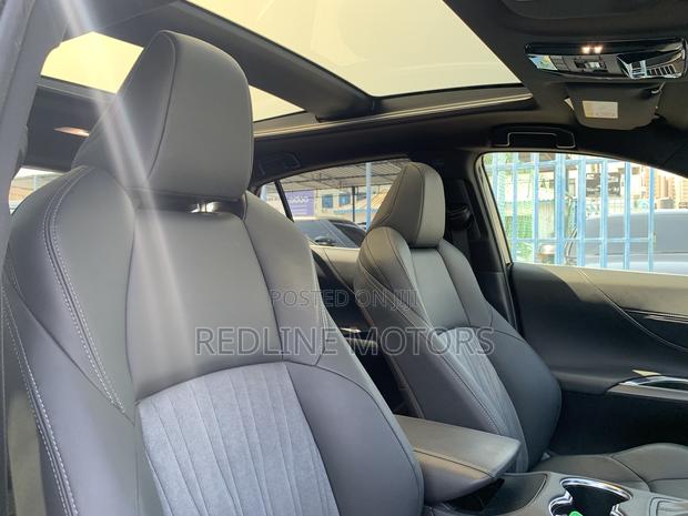 Toyota Harrier 2.5 Hybrid 4WD 2021 Black