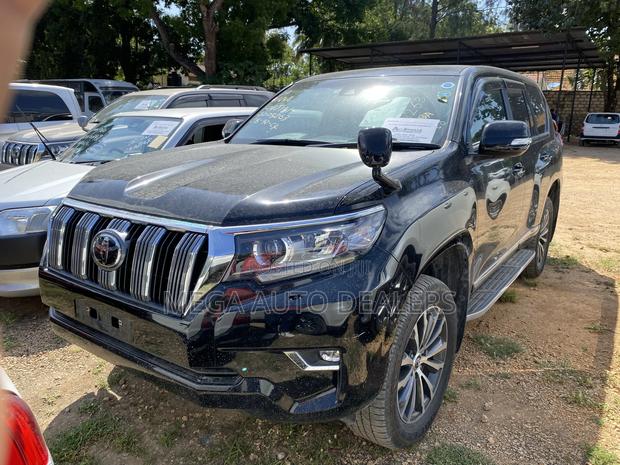 Toyota Land Cruiser Prado 2018 Black