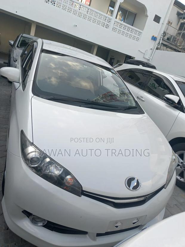 Toyota Wish 2017 White