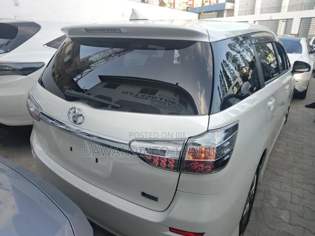 Toyota Wish 2017 White
