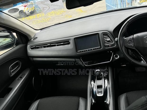 Honda Vezel 1.5 Hybrid 2WD 2018 Gray