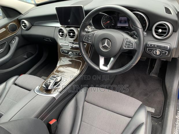 Mercedes-Benz C200 2018 Blue