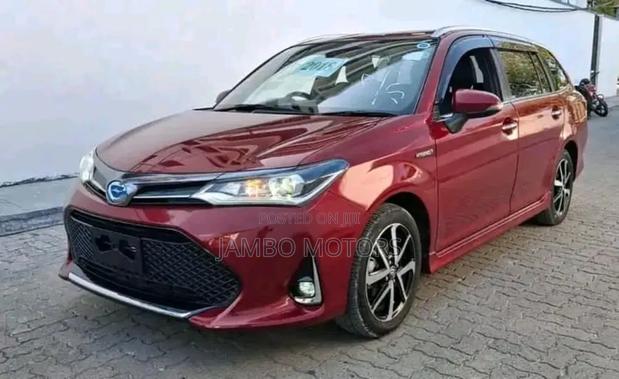 Toyota Corolla Fielder 1.5 Hybrid FWD 2018 Red