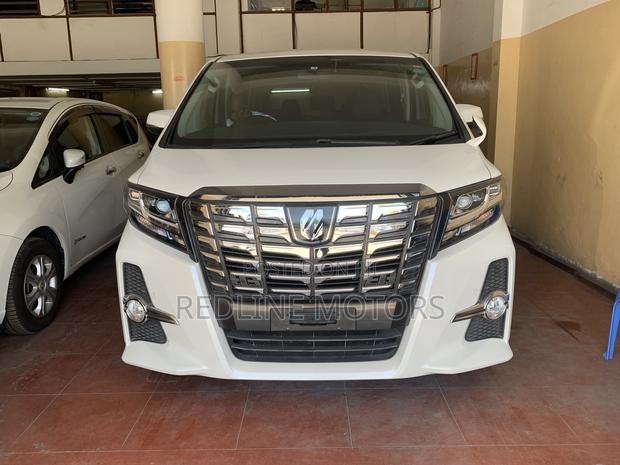 Toyota Alphard 2.5 Petrol AWD 2017 Pearl