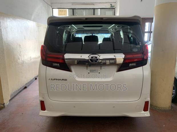 Toyota Alphard 2.5 Petrol AWD 2017 Pearl