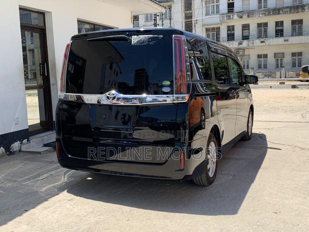 Toyota Noah 2.0 FWD (7 Seater) 2017 Black