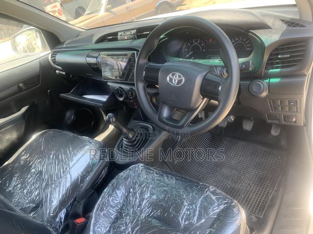 Toyota Hilux 2016 Off white